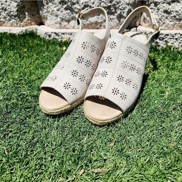 Women's Easy Street daisy wedge heel sandals - Picture 3 of 14